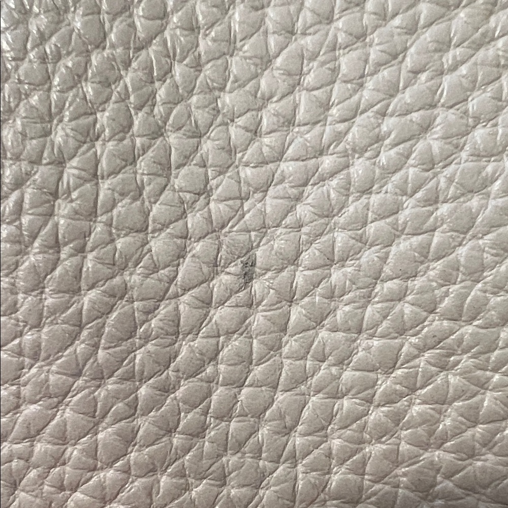 Coach Cream Leather Shay Shoulder Bag - Picture 9 of 9